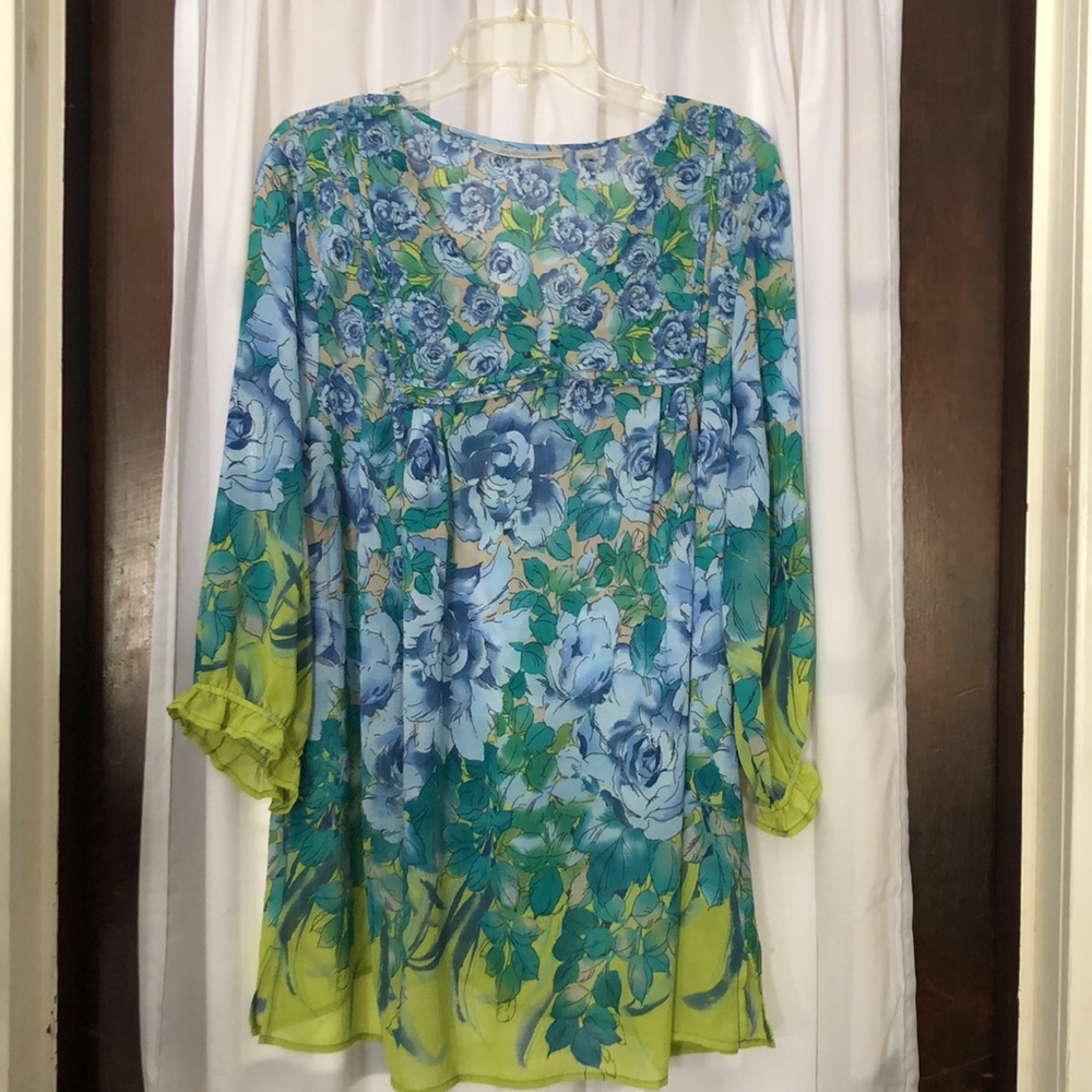 Flowy floral tunic